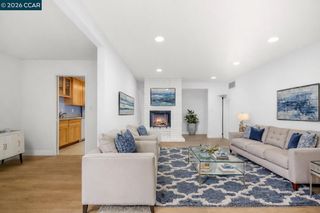 651 Moraga Rd 13, Moraga, CA 94556