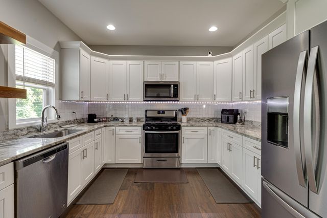 9443 Harris Street, Soddy Daisy, TN 37379