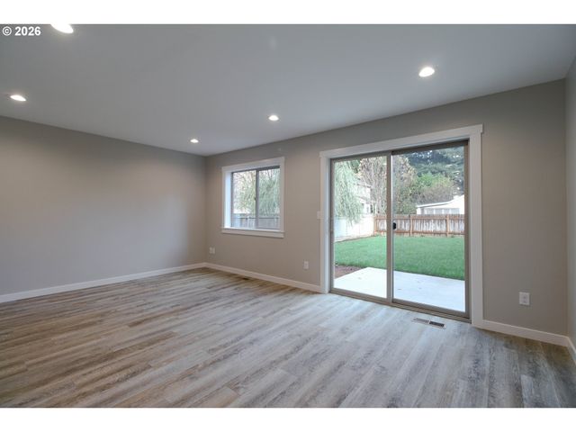 6011 Ne 105TH Ave, Vancouver, WA 98662