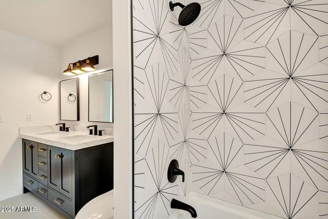 10038 N 58TH Place, Paradise Valley, AZ 85253