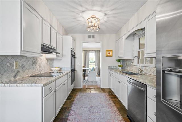 5256 KEATSWOOD CIR, Memphis, TN 38120