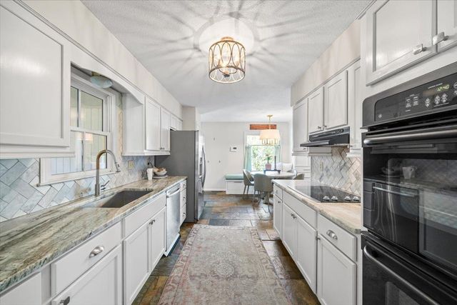 5256 KEATSWOOD CIR, Memphis, TN 38120