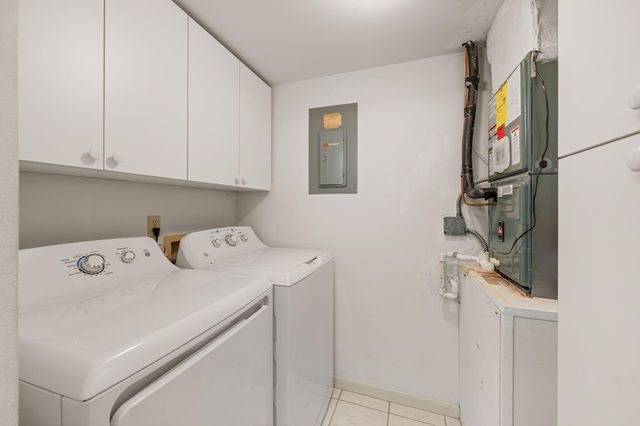 324 KNOTTY PINE Circle B-2, Greenacres, FL 33463