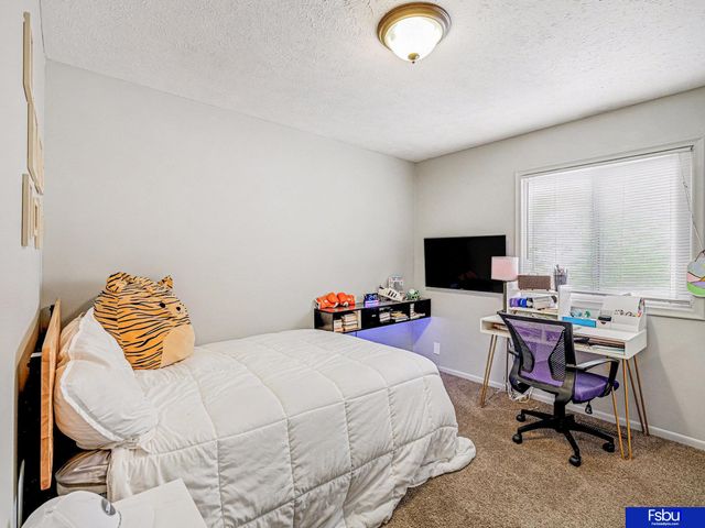 1104 Patricia Drive, Papillion, NE 68046