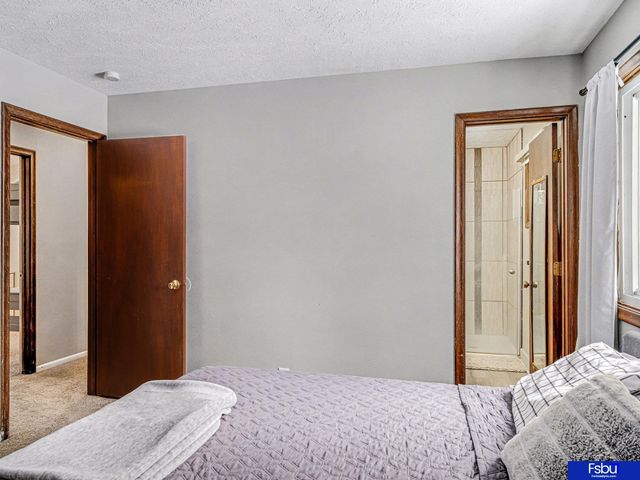 1104 Patricia Drive, Papillion, NE 68046