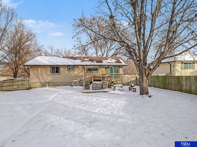 1104 Patricia Drive, Papillion, NE 68046