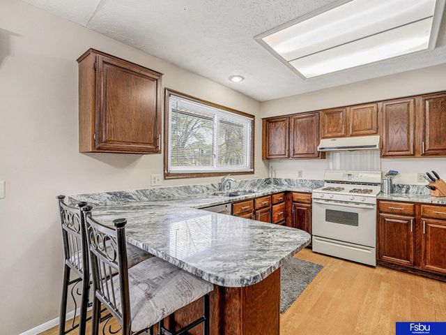 1104 Patricia Drive, Papillion, NE 68046