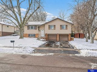 1104 Patricia Drive, Papillion, NE 68046