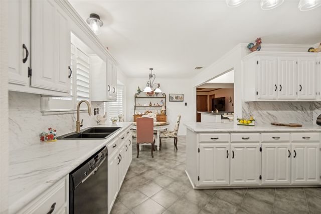 4609 Silverthorn Drive, Mesquite, TX 75150