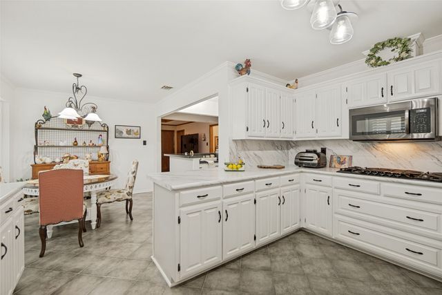4609 Silverthorn Drive, Mesquite, TX 75150