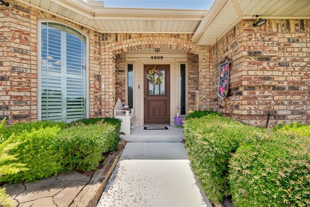 4609 Silverthorn Drive, Mesquite, TX 75150