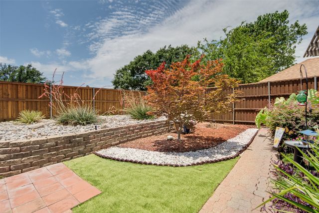 4609 Silverthorn Drive, Mesquite, TX 75150