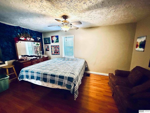 1813 Oak Street, Omaha, NE 68108