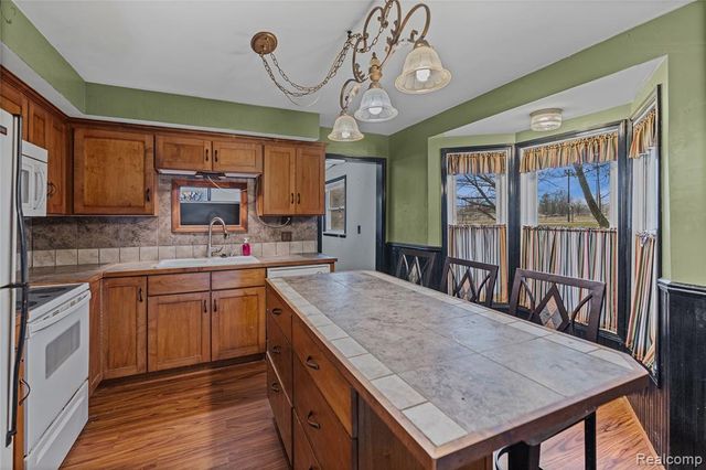 11647 E Lennon Road, Lennon, MI 48449