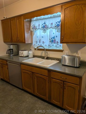 9221 S 92nd East Avenue, Tulsa, OK 74133