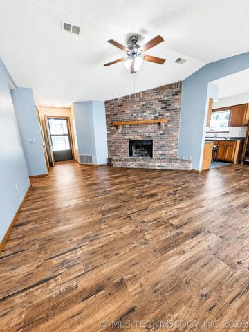 9221 S 92nd East Avenue, Tulsa, OK 74133