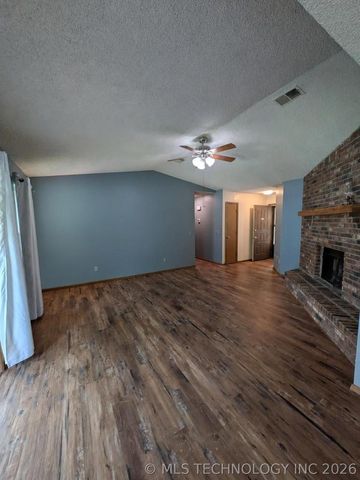 9221 S 92nd East Avenue, Tulsa, OK 74133