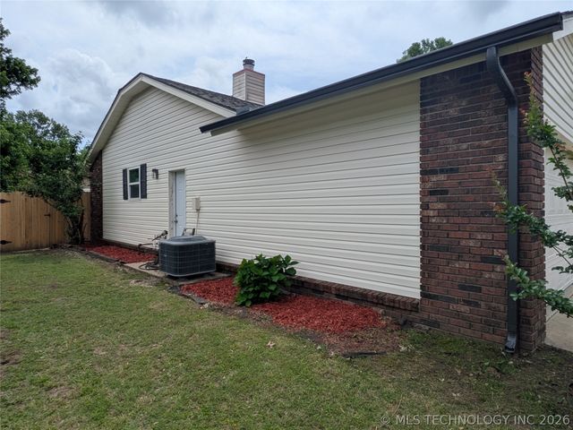 9221 S 92nd East Avenue, Tulsa, OK 74133