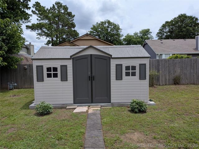 9221 S 92nd East Avenue, Tulsa, OK 74133
