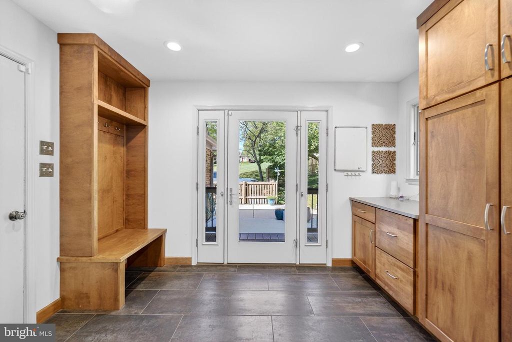 Image 16 of property listing at 1917 MERRIFIELDS DR, Silver Spring, MD 20906