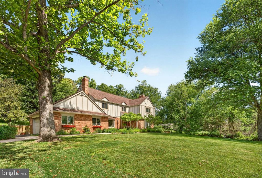 Image 2 of property listing at 1917 MERRIFIELDS DR, Silver Spring, MD 20906