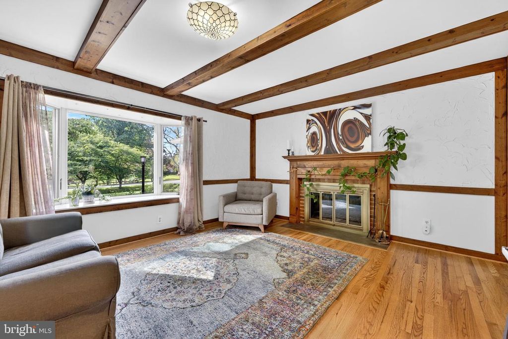 Image 6 of property listing at 1917 MERRIFIELDS DR, Silver Spring, MD 20906