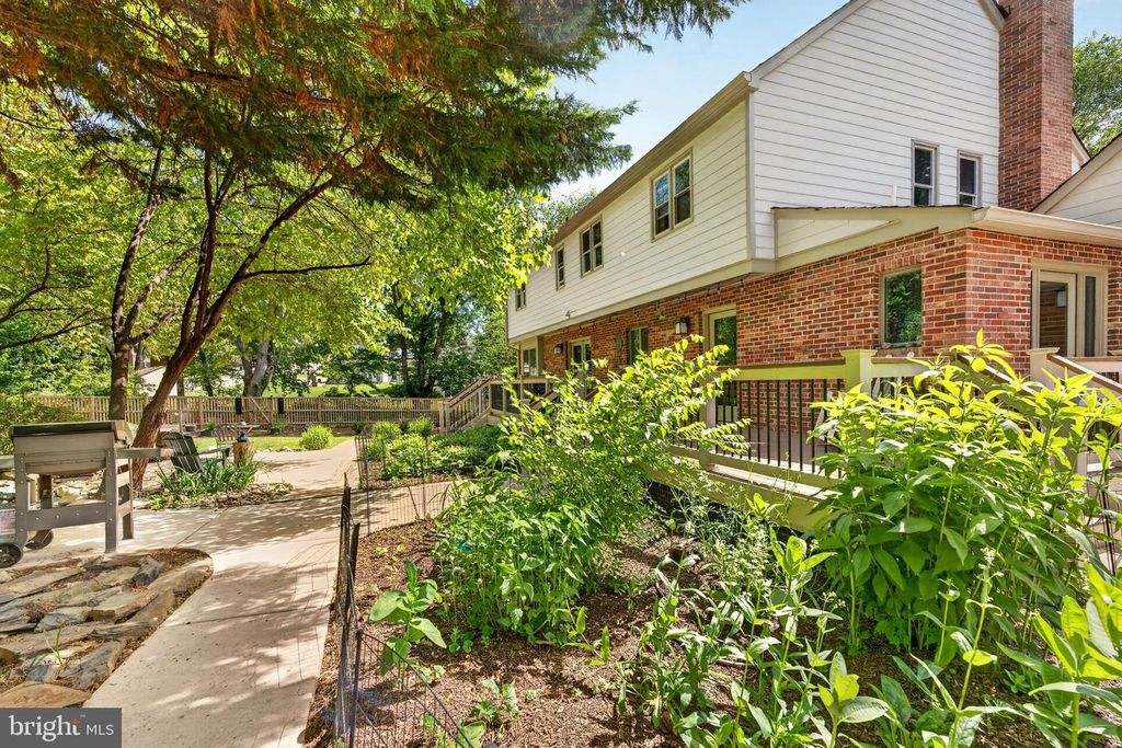 Image 60 of property listing at 1917 MERRIFIELDS DR, Silver Spring, MD 20906
