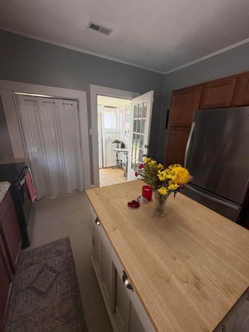 129 S Gratz Street, Midway, KY 40347