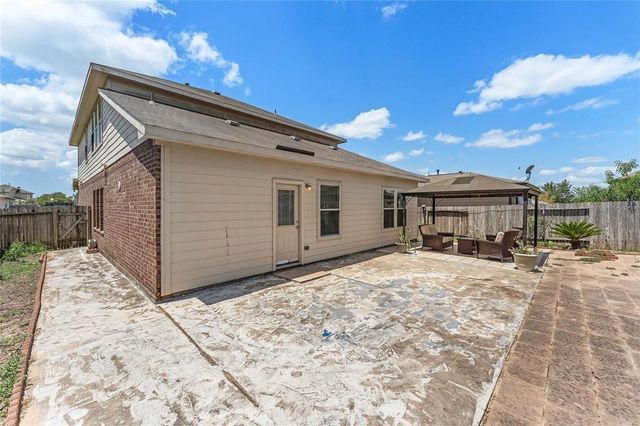 228 Shoshone Ridge Drive, La Marque, TX 77568