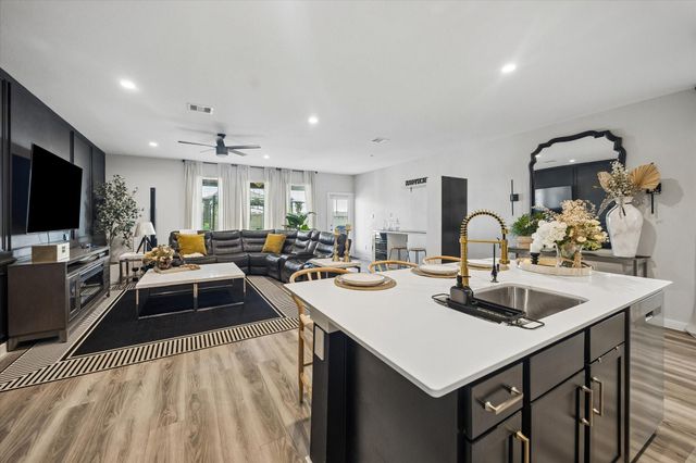 3034 Crown Gate Drive, Houston, TX 77047