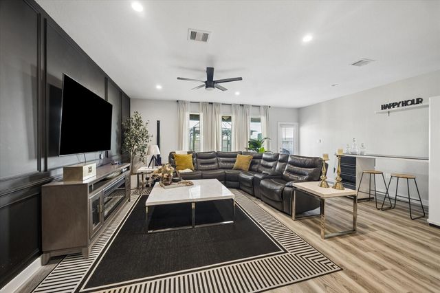 3034 Crown Gate Drive, Houston, TX 77047