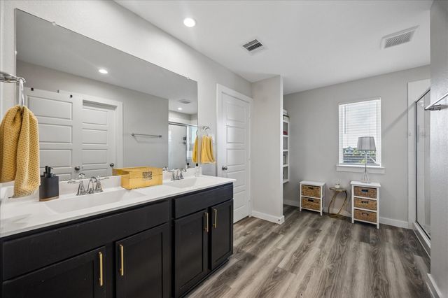 3034 Crown Gate Drive, Houston, TX 77047