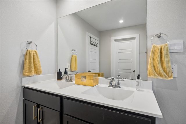 3034 Crown Gate Drive, Houston, TX 77047