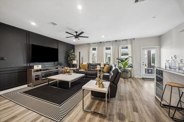 3034 Crown Gate Drive, Houston, TX 77047