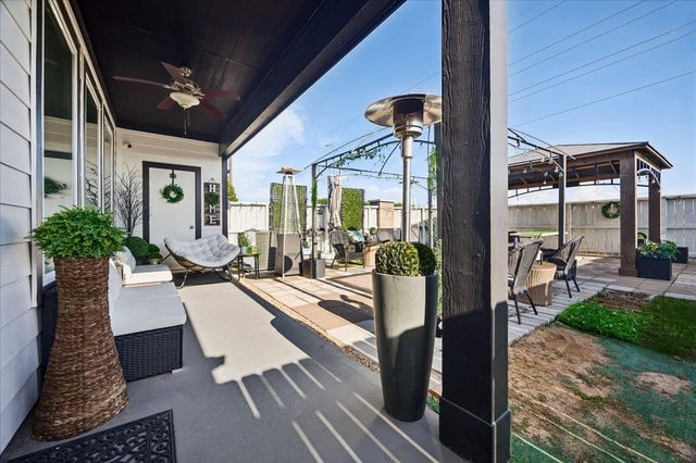 3034 Crown Gate Drive, Houston, TX 77047