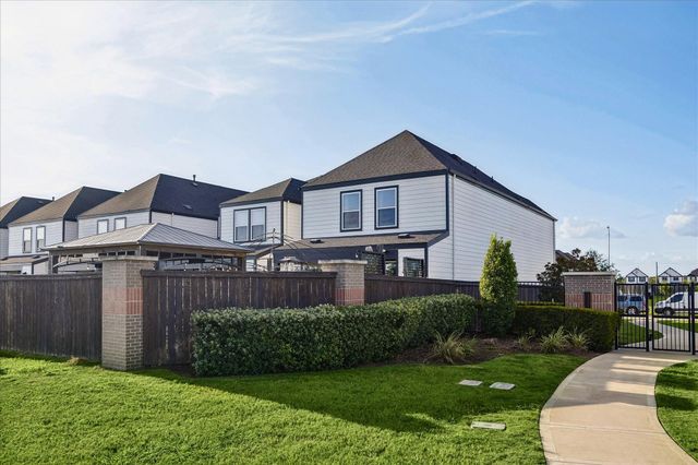3034 Crown Gate Drive, Houston, TX 77047