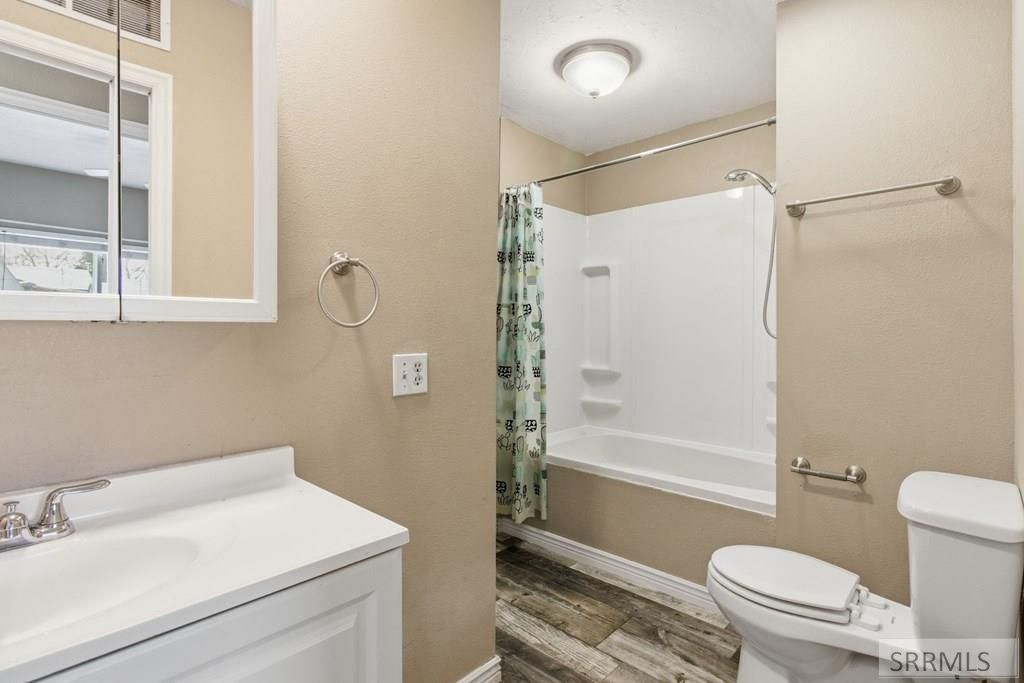 Image 15 of property listing at 240 Topaz, Blackfoot, ID 83221