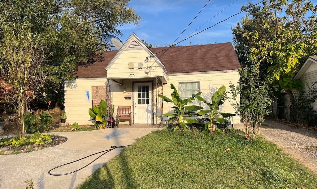 302 N Justin Avenue, Dallas, TX 75211