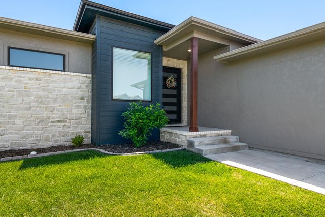 3404 S Capri, Wichita, KS 67210