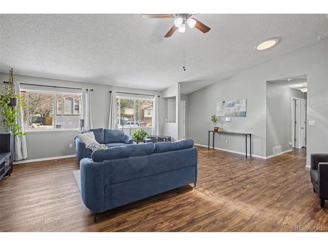 5250 Mule Deer Dr, Colorado Springs, CO 80919