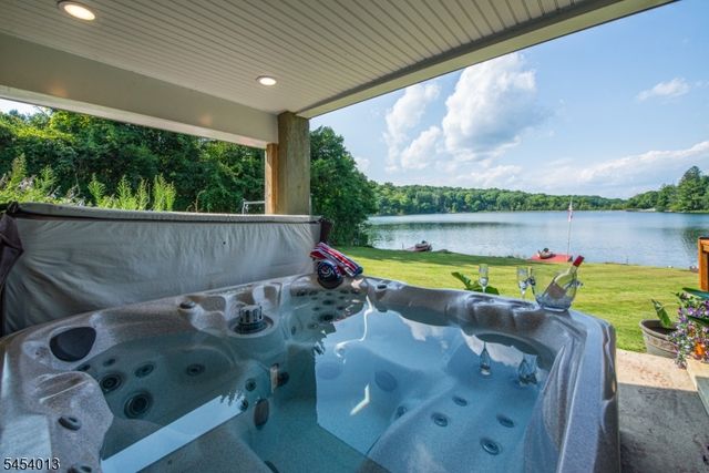 48 Lakeside Ave, Hardyston Twp., NJ 07460