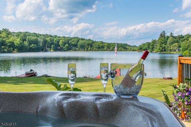 48 Lakeside Ave, Hardyston Twp., NJ 07460