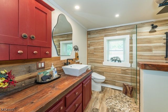 48 Lakeside Ave, Hardyston Twp., NJ 07460