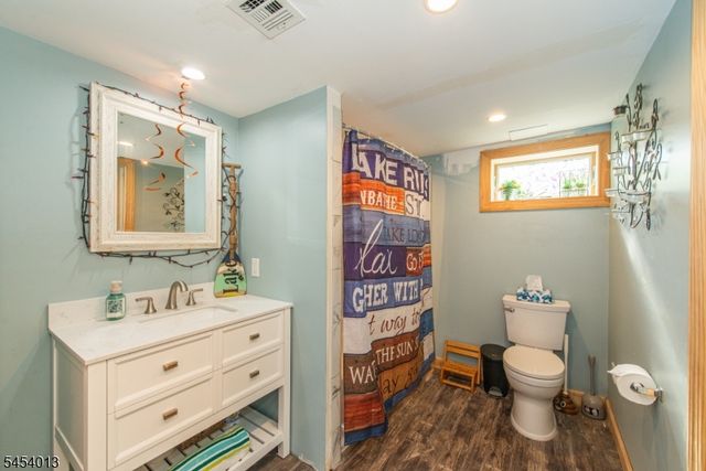 48 Lakeside Ave, Hardyston Twp., NJ 07460