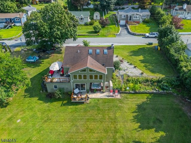 48 Lakeside Ave, Hardyston Twp., NJ 07460