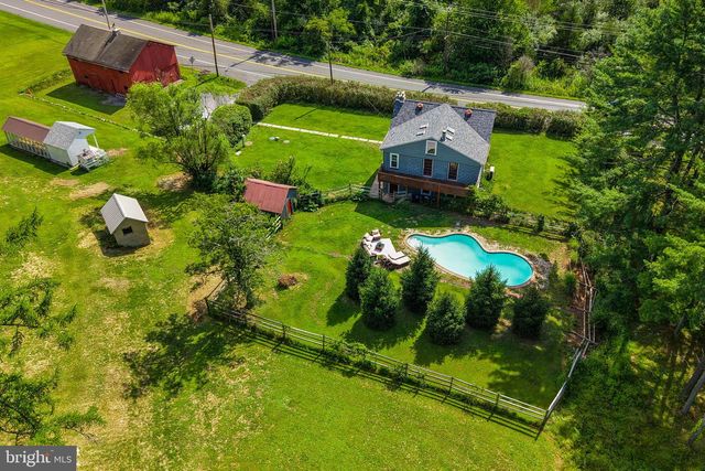 8967 EASTON RD, Ottsville, PA 18942