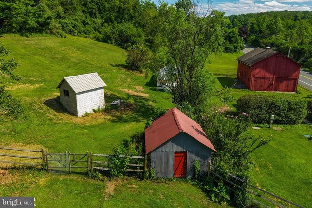 8967 EASTON RD, Ottsville, PA 18942