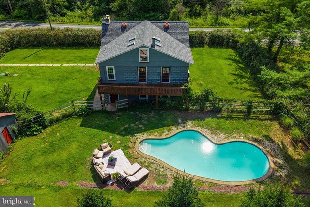 8967 EASTON RD, Ottsville, PA 18942