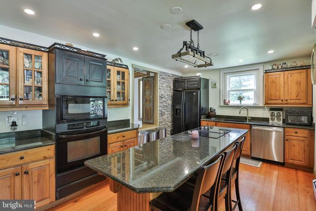 8967 EASTON RD, Ottsville, PA 18942