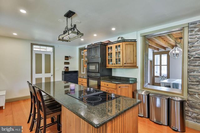 8967 EASTON RD, Ottsville, PA 18942